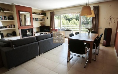 Preciosa casa pareada con bonitas vistas al mar en Sierra Altea Golf.